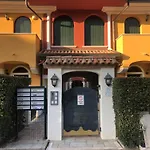 Aceri Rossi Family Apartments
